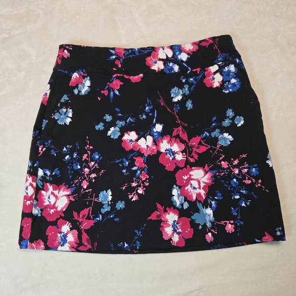 RW&CO. Black Floral Mini Skirt - Picture 1 of 8
